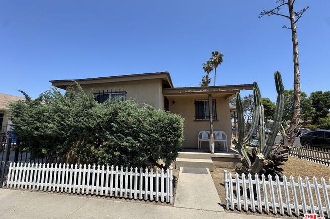 2000 Lewis Ave