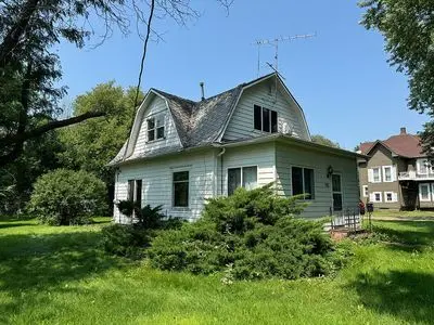 703 East St