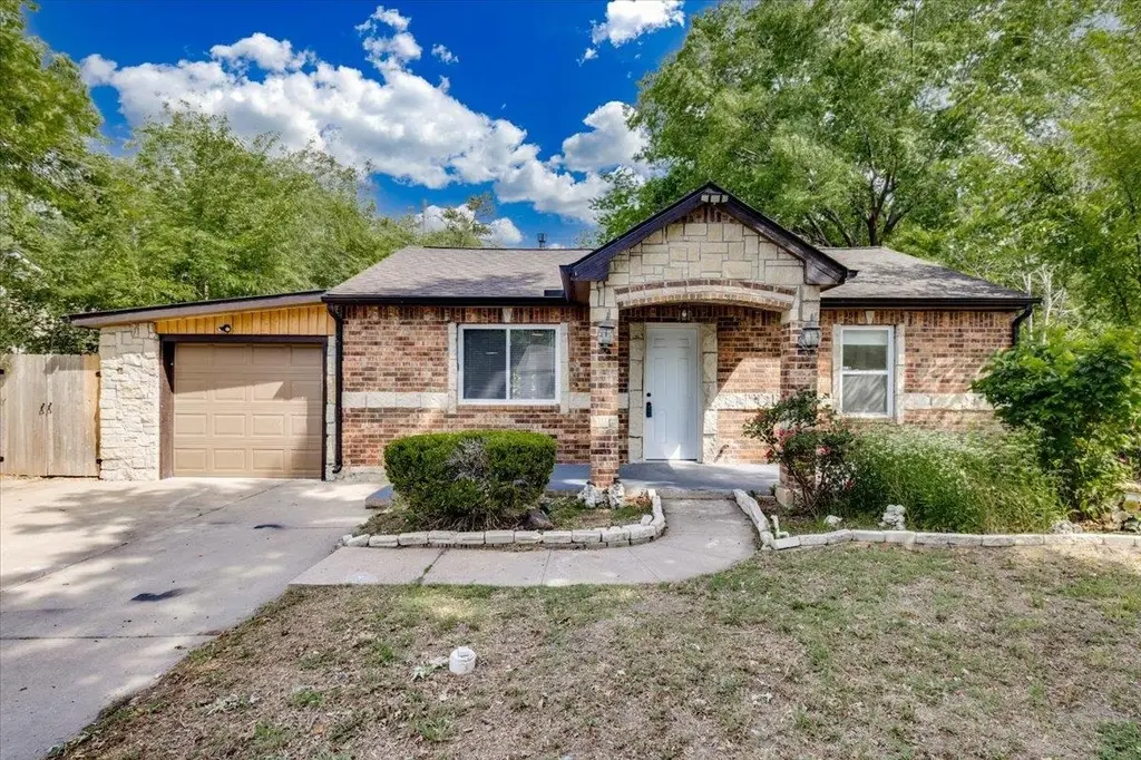 3212 E Fairhaven Dr