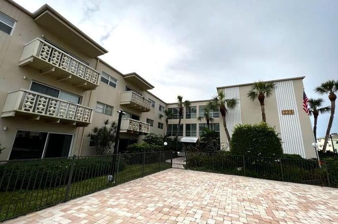 223 Columbia Dr #317