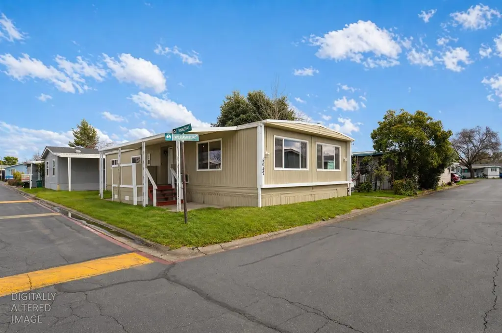 5042 Williamsburg Ln