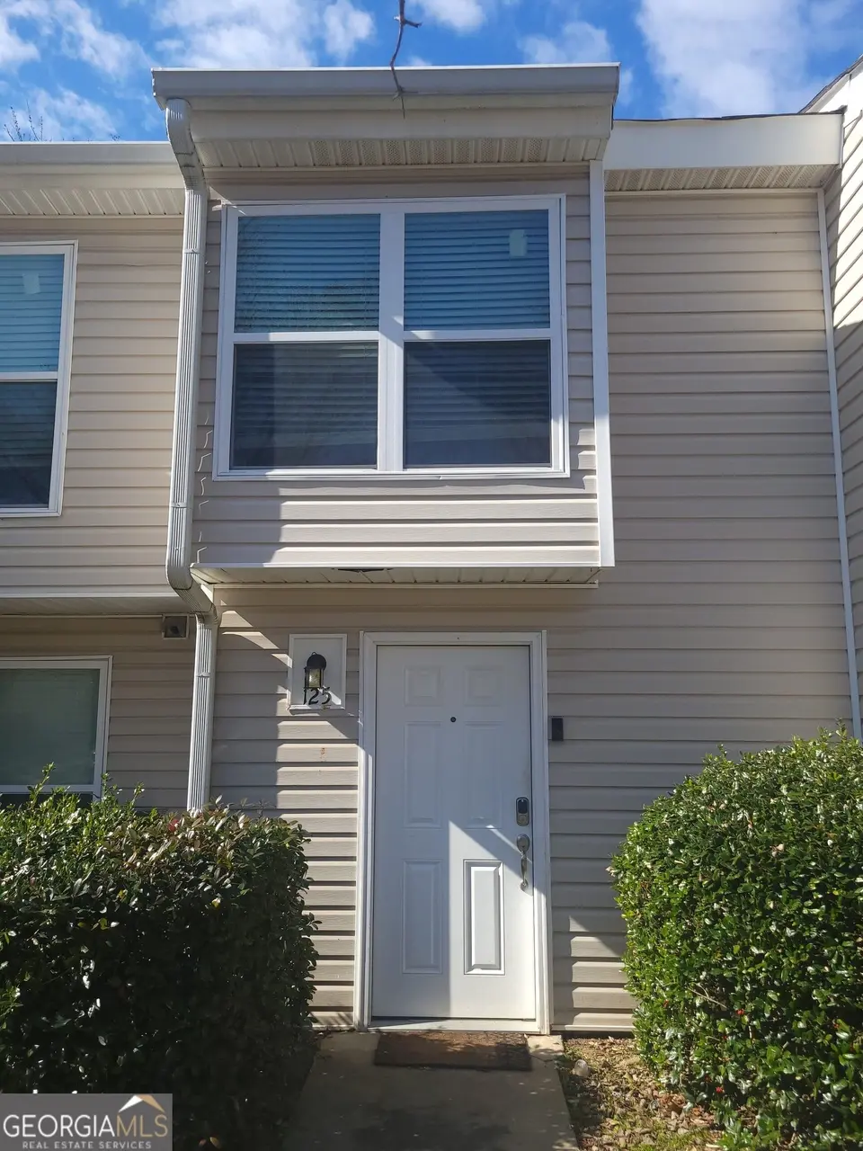 125 Governors Dr