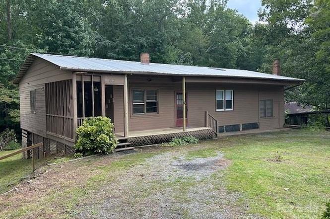 584 Groves Rd