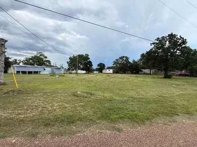422 Leaning Oak Ln