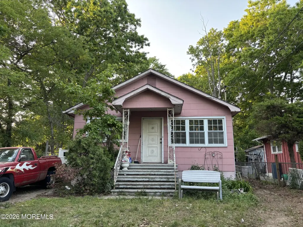 15 E 1st St