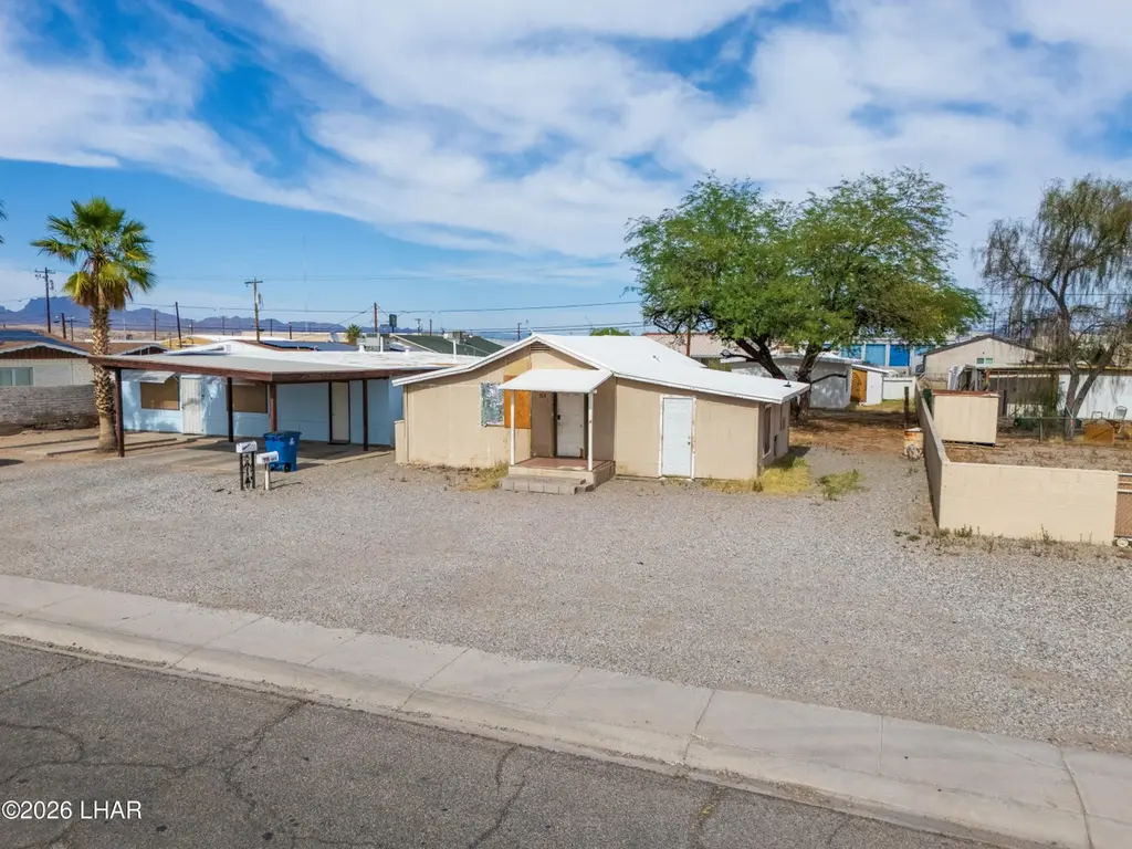 713 S Kofa Ave