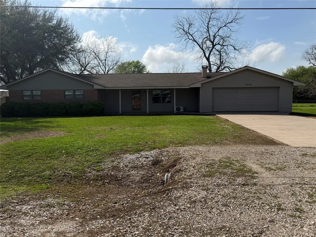 1532 Sunny Acres