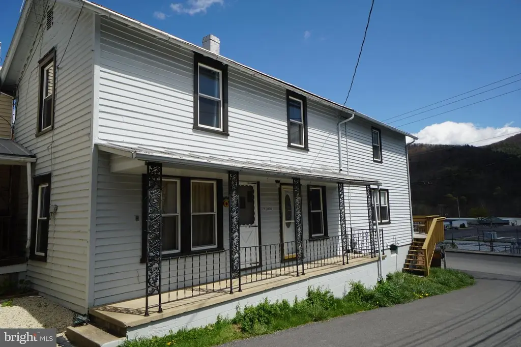 18 Spruce St
