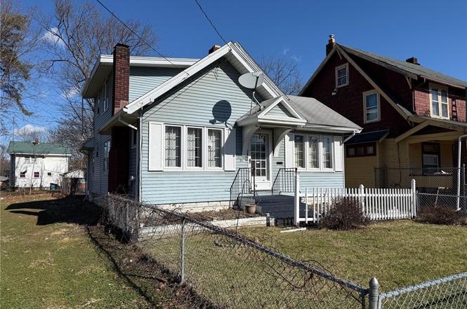 72 Labelle Ave