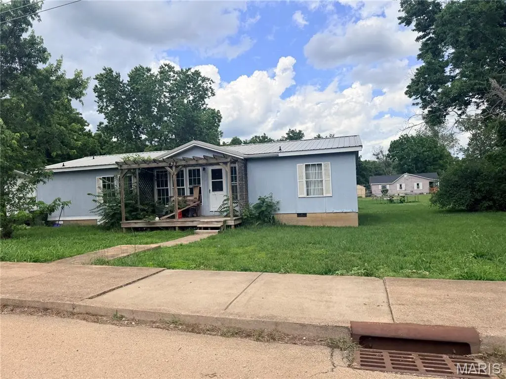 439 E Elvins Blvd