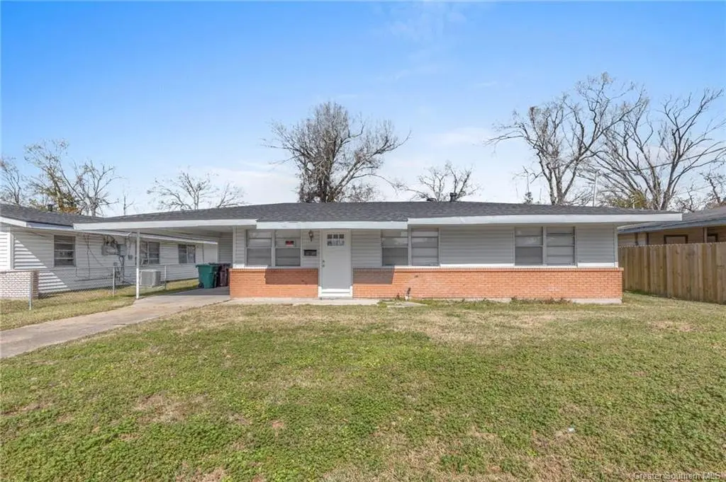1313 Clover Dr