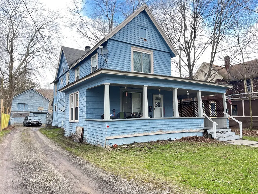 56 River St