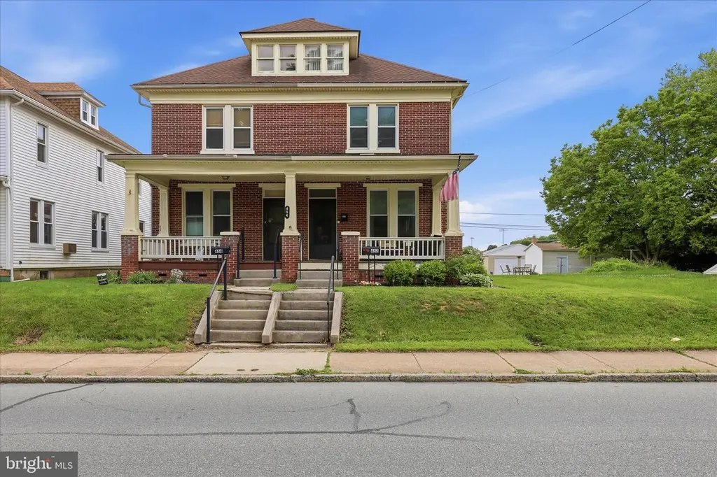 452 S Main St
