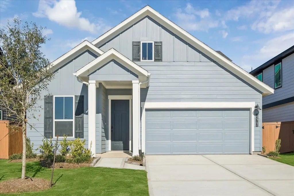 22742 Norcrest Hills Dr