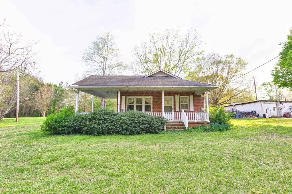 182 Garvin Lake Rd