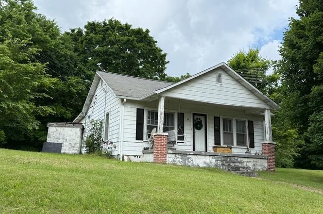 1910 River Rd
