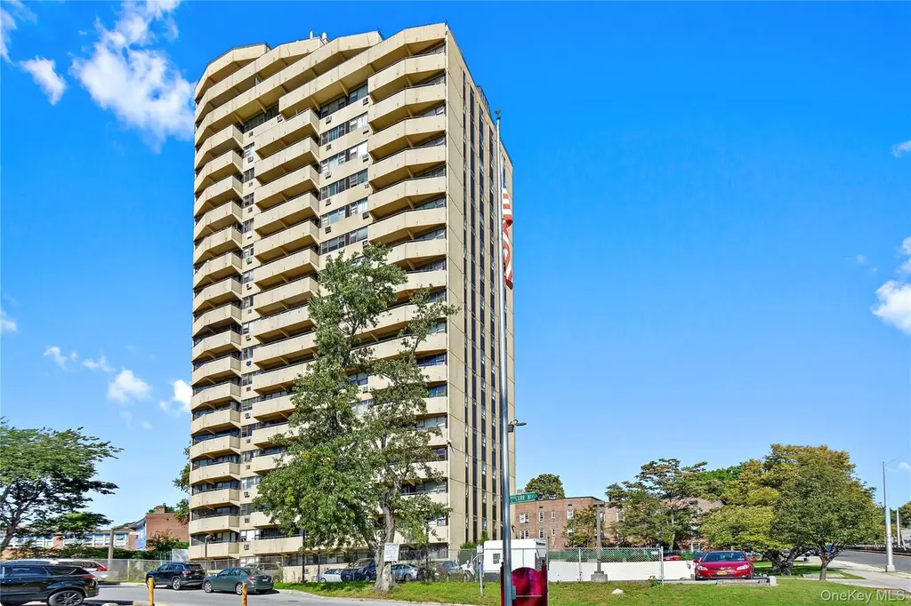1523 Central Park Ave Unit 3E