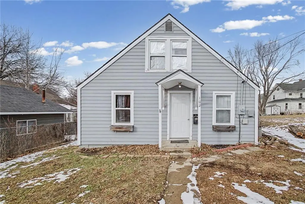 102 W Black Diamond St
