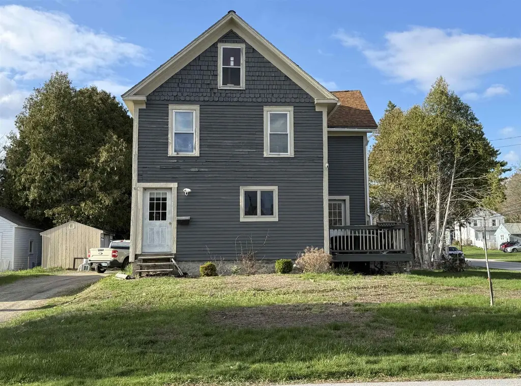 33 Field Ave