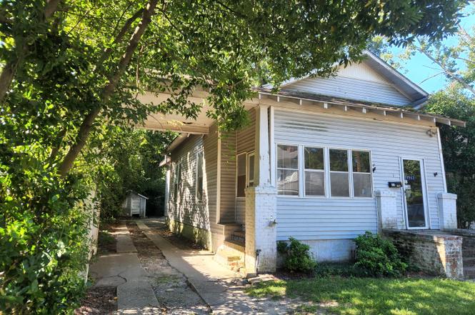 404 W Hampton Ave
