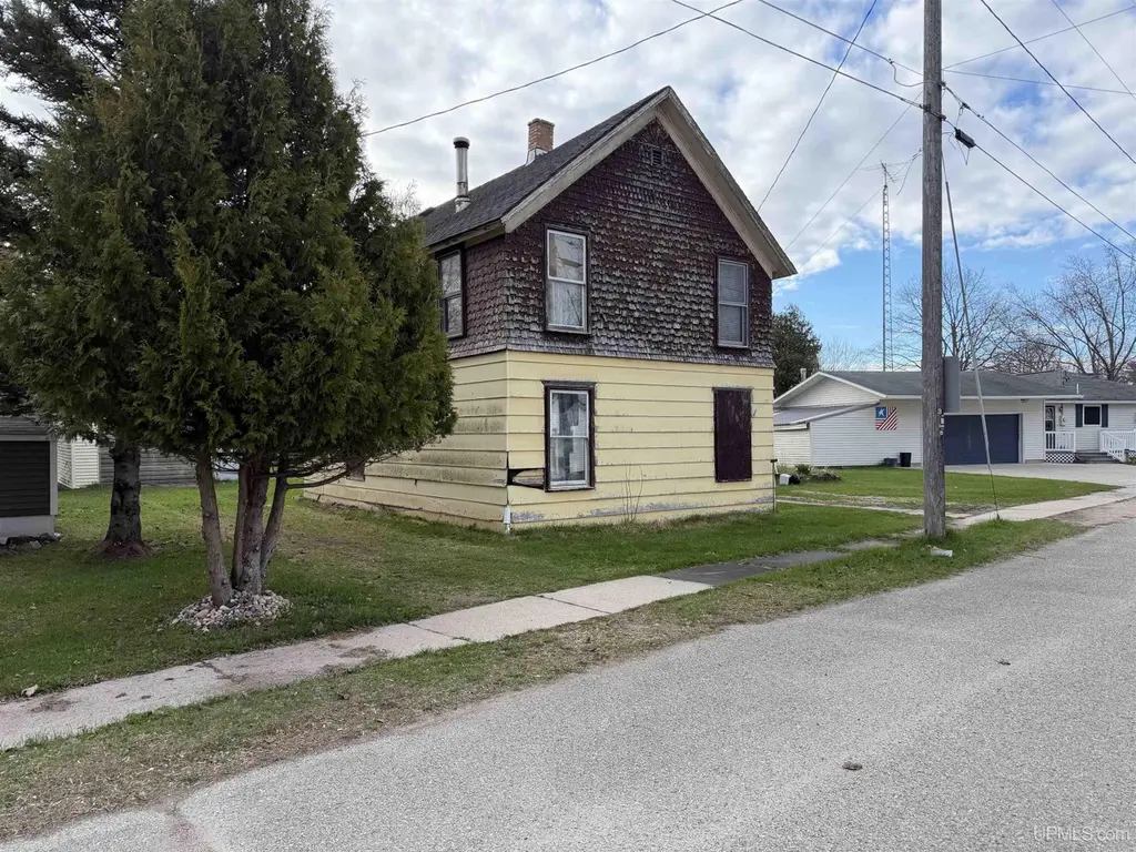 6362 1st Rd
