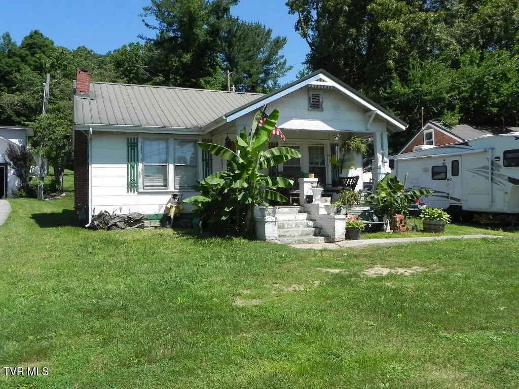 1313 Main St
