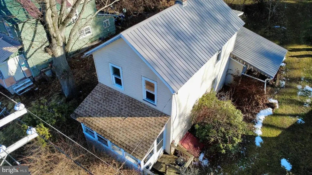 1356 Main St