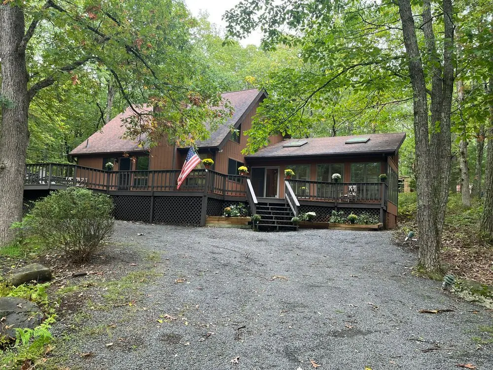 123 Portage Ln