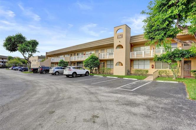 9081 Sunrise Lakes Blvd #107