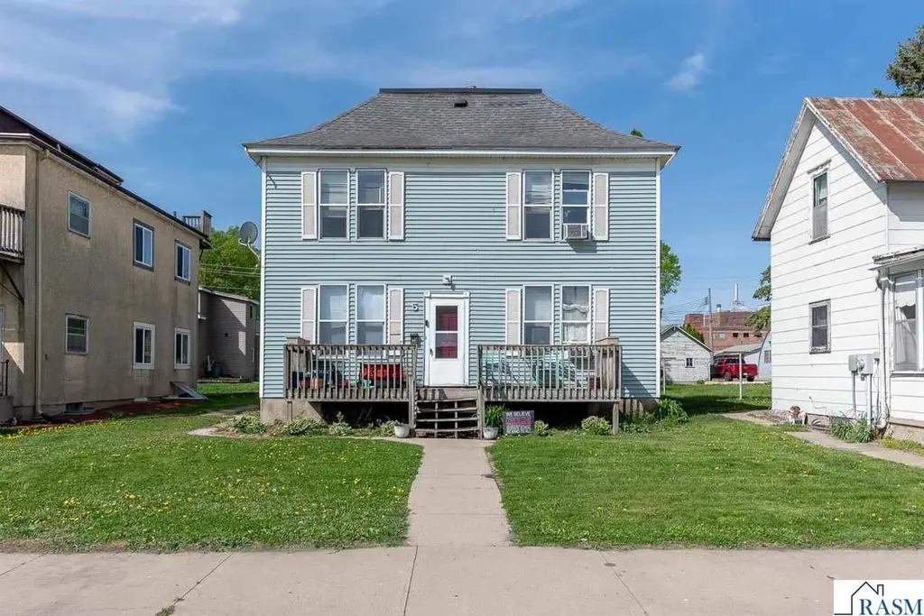 5 N Front St