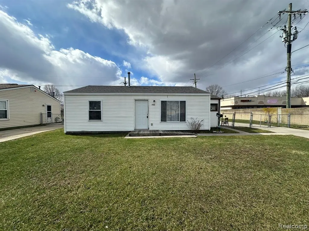 7166 Pardee Rd