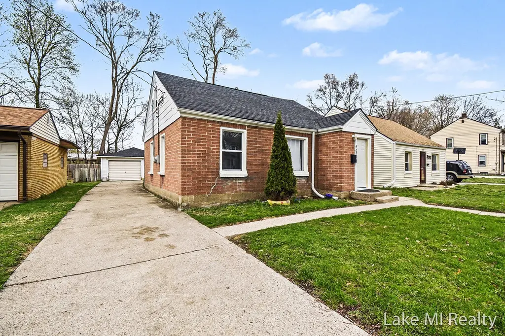 905 Dickinson St SE