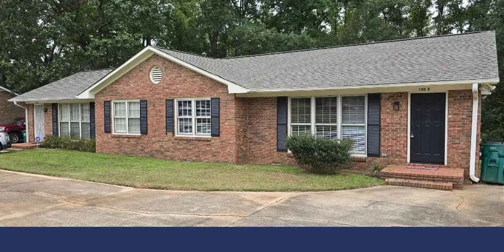 105 Colebrook Ct Unit ***