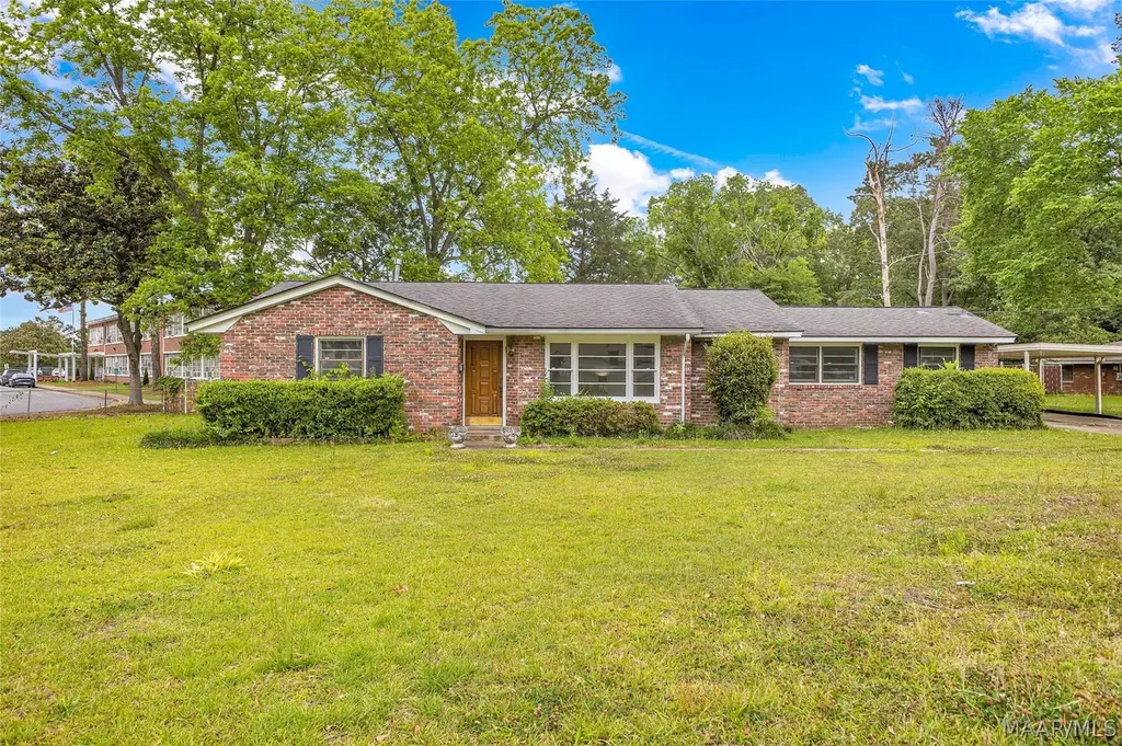 1003 Loch Haven Rd