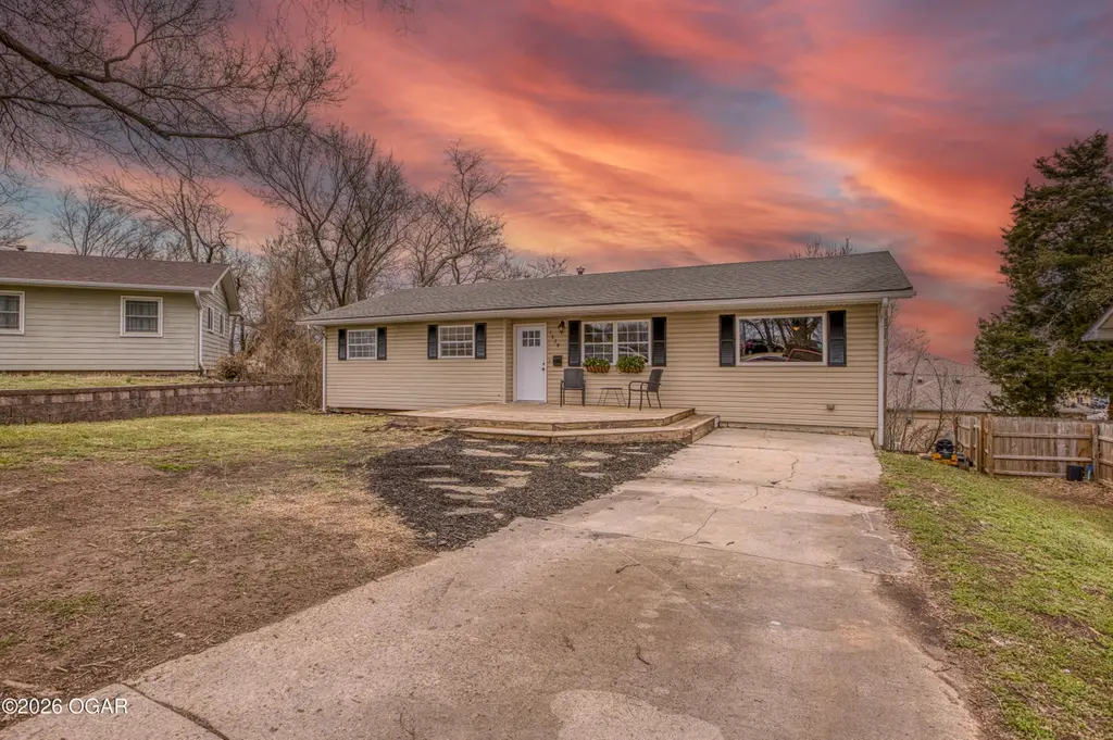 1628 Jefferson Cir