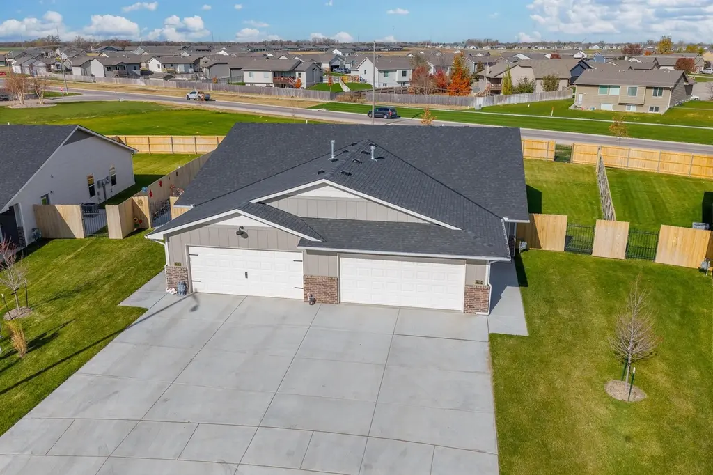 2889 S Cedar Crest Ct