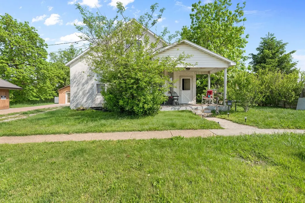 810 Ozark St