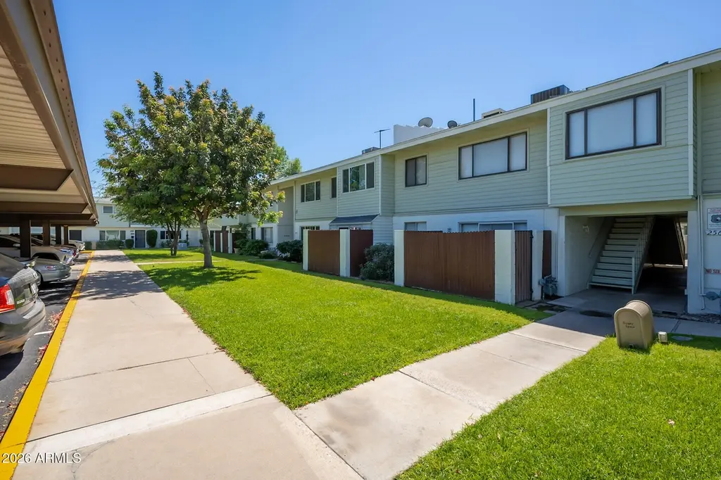 2569 W Berridge Ln Unit D-115