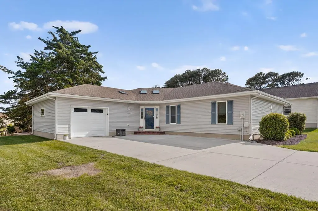 37122 Shark Ct