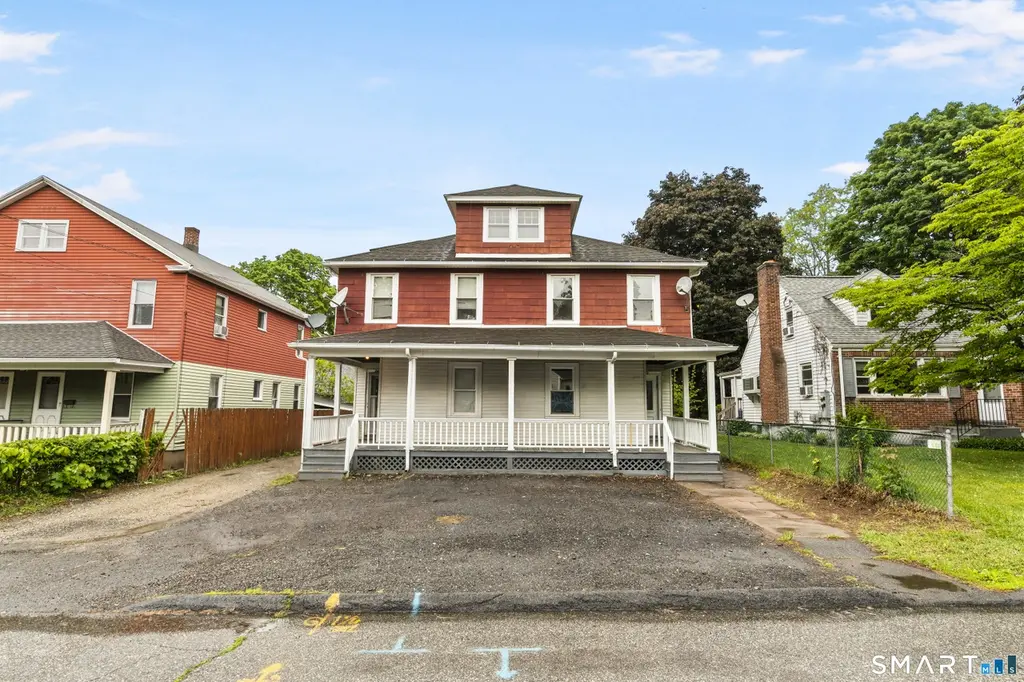 241 Oak St