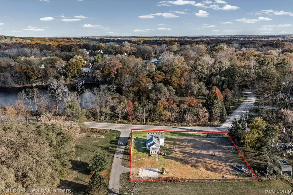 8292 Pettysville Rd