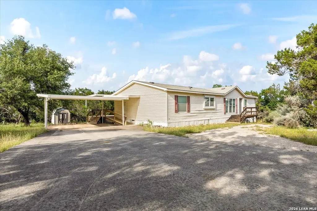 611 Hedgestone
