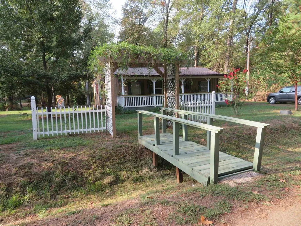 240 Aran Dr