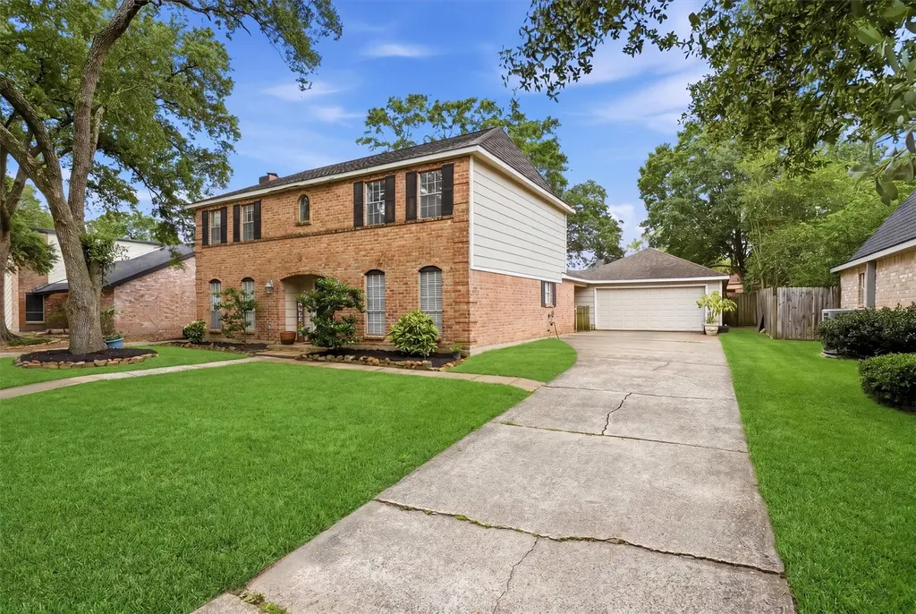19719 Sweet Forest Ln