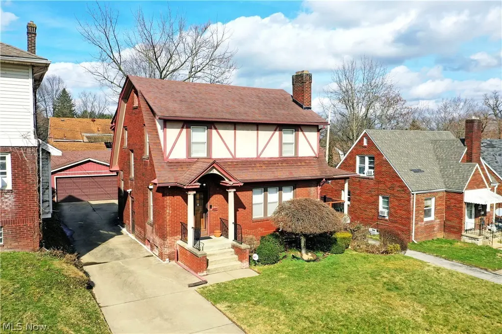 218 Upland Ave