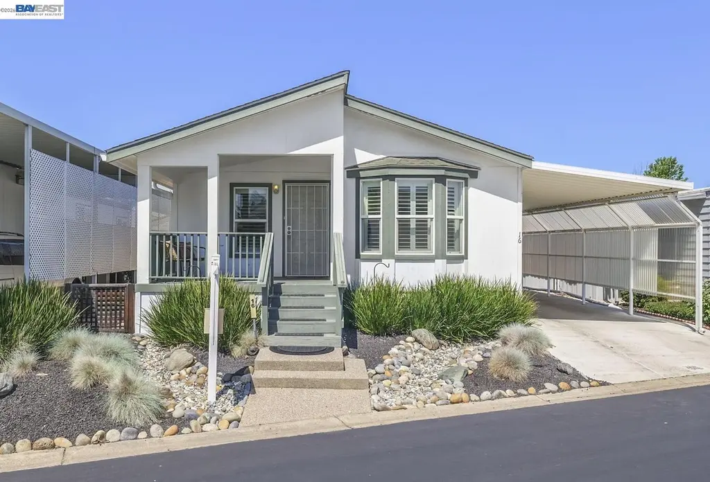 3263 Vineyard Ave., #16 #16