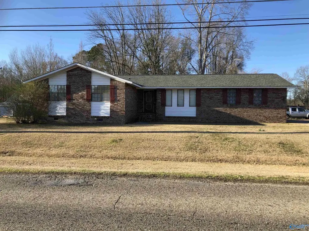 2126 Cedar Bend Rd