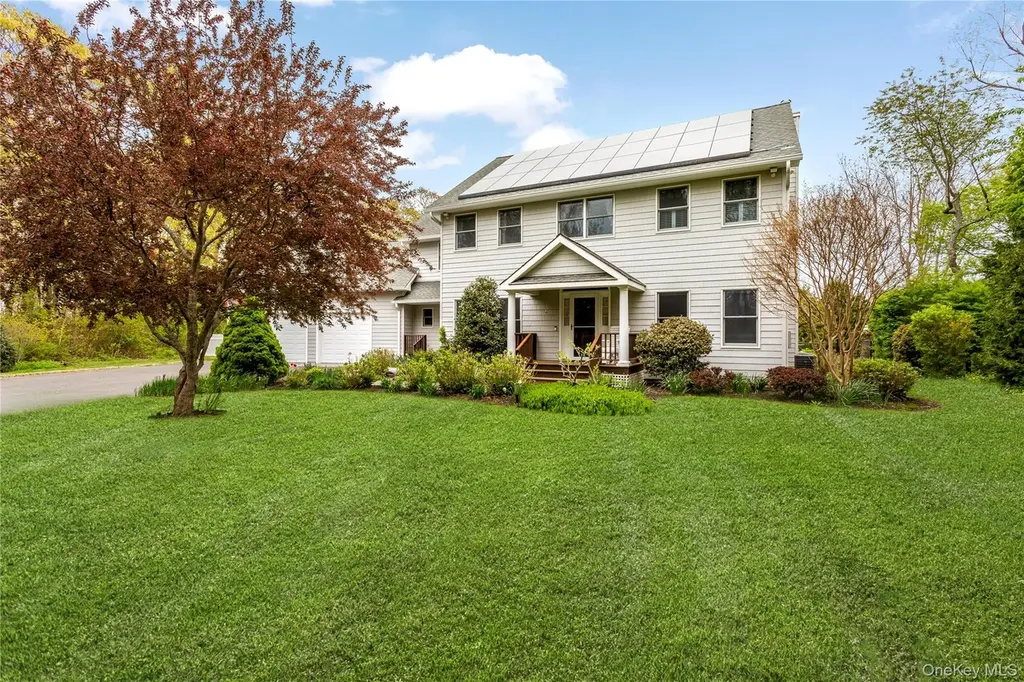 56 Lagoon Ct W