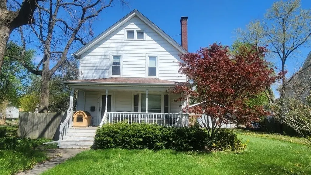 216 W Chippewa St