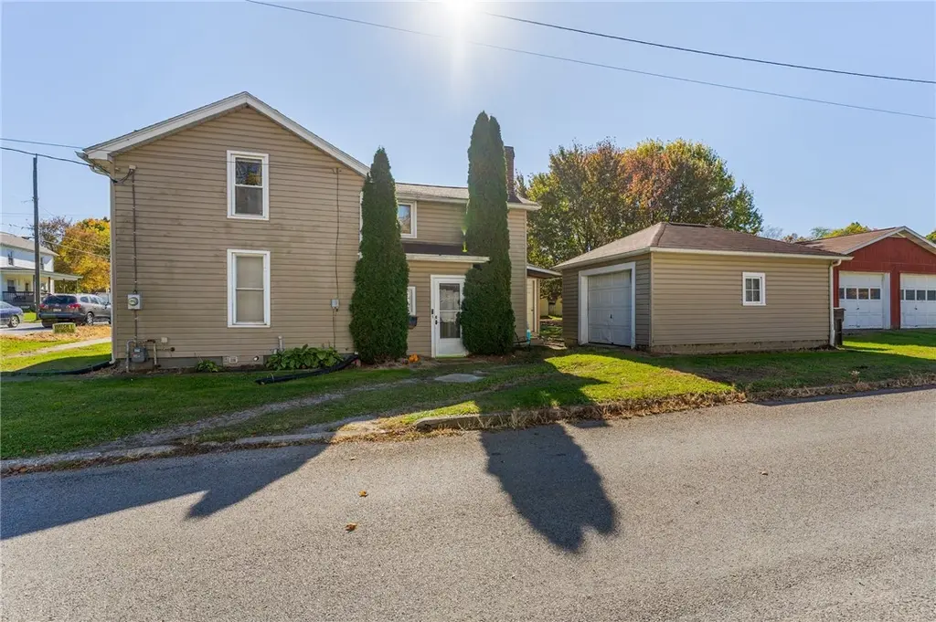 211 Home St